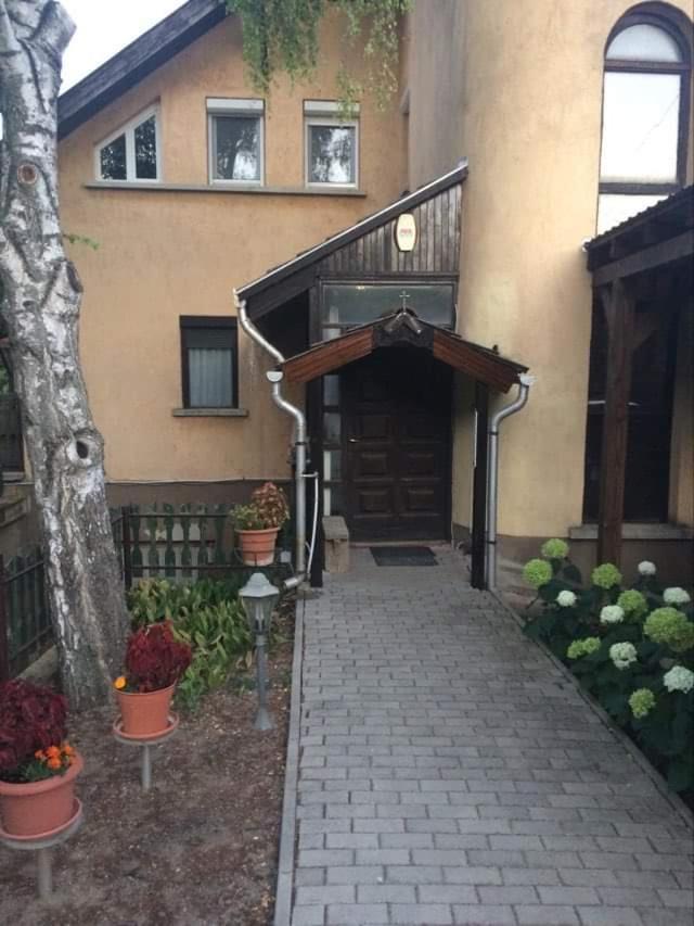 Apartamento Pbj Apartman Pilisborosjenő Exterior foto